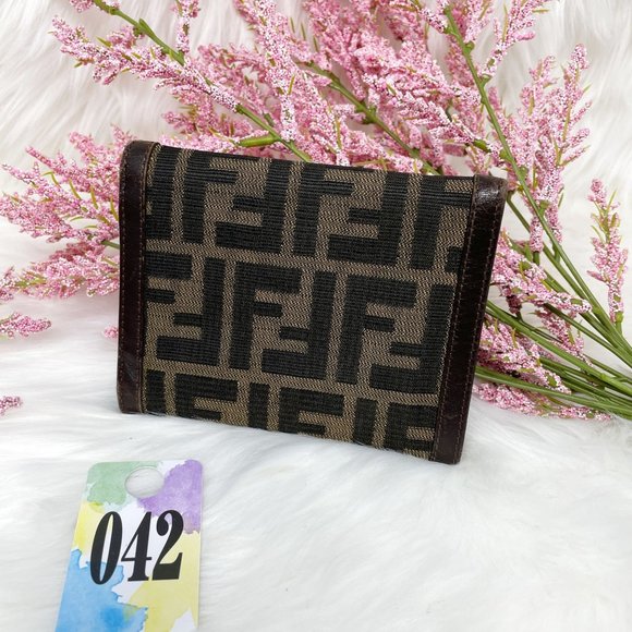 Authentic Fendi Leather Bifold Wallet - Picture 1 of 11